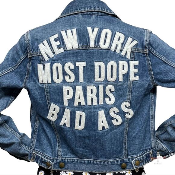 MOUSSY VINTAGE Jeans Denim Trucker Jacket Appliques New York Paris Bad A** S - Picture 1 of 13